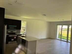 500 Sunset Rd N in Rotonda West, FL - Building Photo - Building Photo