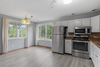 370 Harwood Ave in Littleton, MA - Building Photo - Building Photo