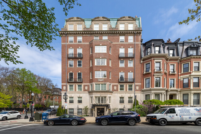 65 Commonwealth Ave in Boston, MA - Foto de edificio - Building Photo