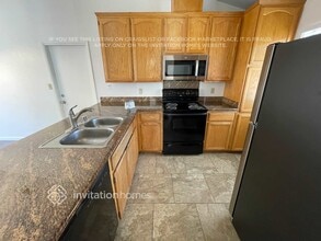 1144 La Mesa St in Escalon, CA - Foto de edificio - Building Photo