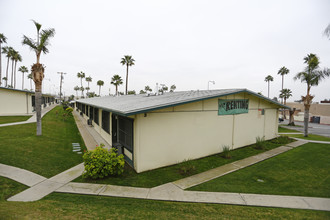 Villa La Jolla in Bakersfield, CA - Building Photo - Building Photo