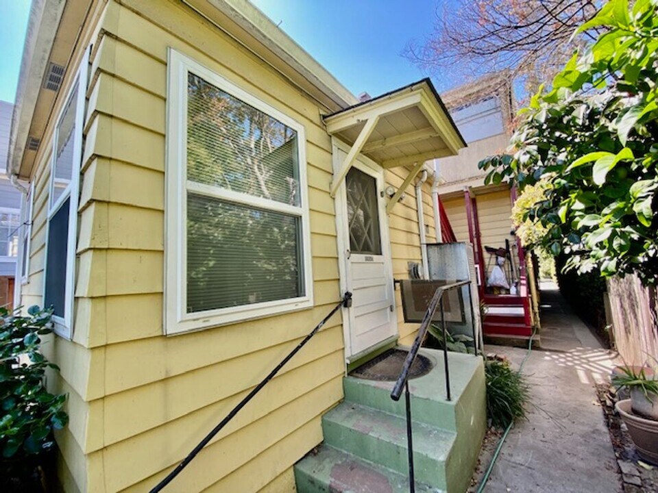 1035-1035 Taylor Ave in Alameda, CA - Building Photo