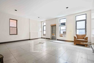 723 Eleventh Ave in New York, NY - Building Photo - Building Photo