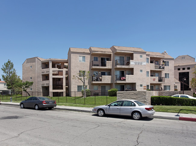 Canyon Villas Senior Apartments in Canyon Country, CA - Building Photo - Building Photo