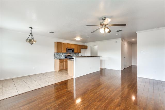 10715 Edgewest Terrace in Fort Worth, TX - Building Photo - Building Photo
