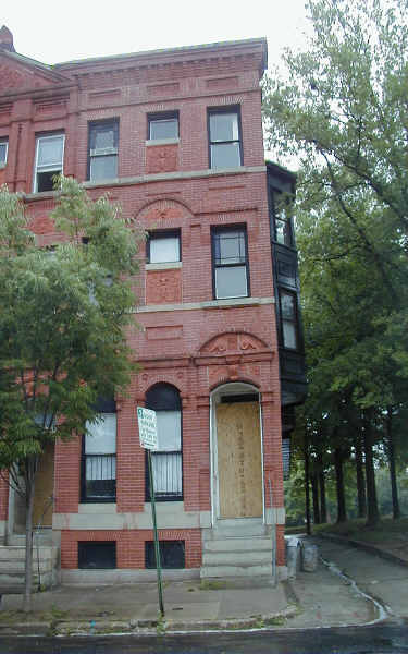 261 Robert St in Baltimore, MD - Foto de edificio - Building Photo