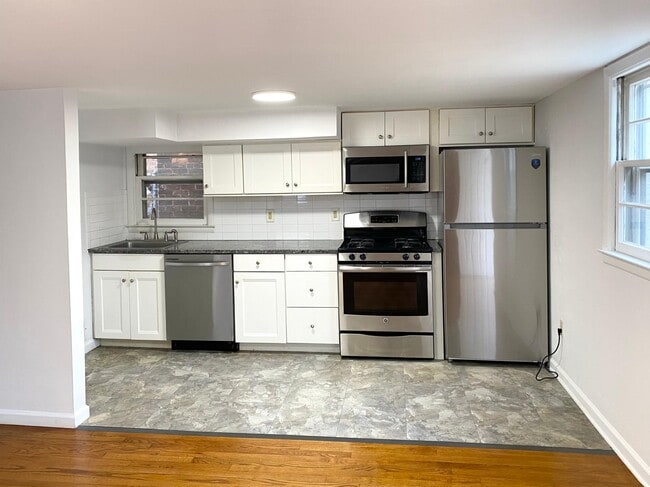 294 Front St, Unit 1a