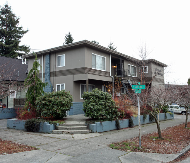 Strandt Apt in Seattle, WA - Building Photo - Building Photo