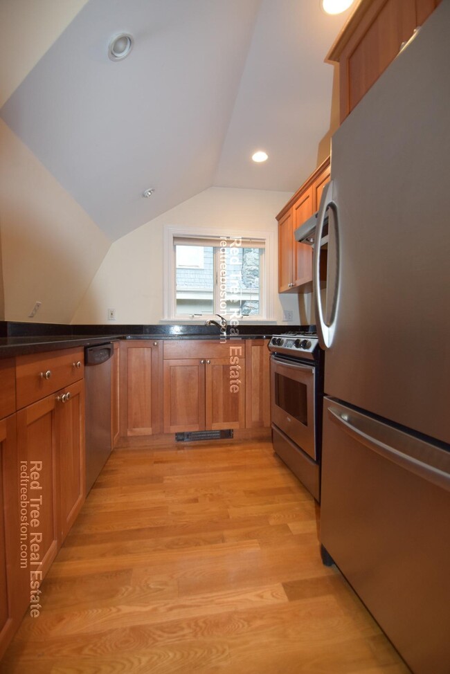 10 Selkirk Rd, Unit 4 in Boston, MA - Building Photo - Building Photo