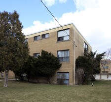 9 Rosseau Rd Apartments