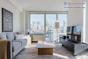 125 W 31st St in New York, NY - Building Photo