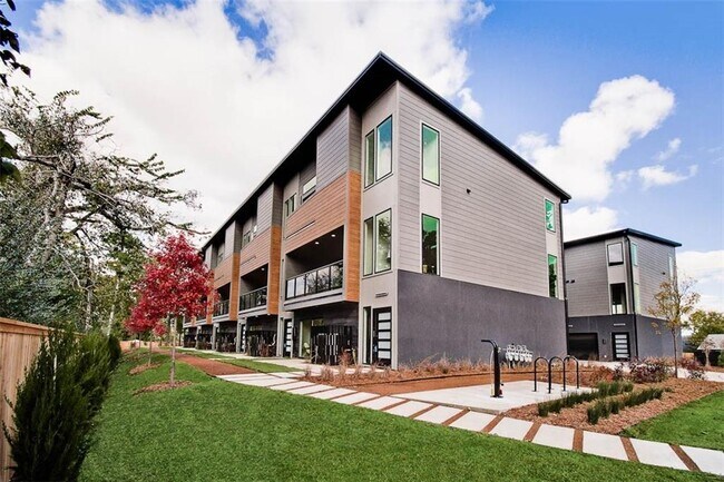 212 NW 9th St in Bentonville, AR - Building Photo - Building Photo