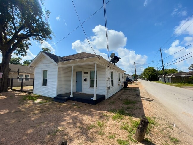 property at 3200 Kentucky St