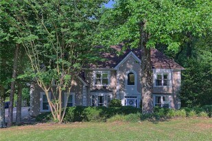 12105 Wexford Overlook in Roswell, GA - Building Photo