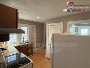 2009 S 68th St in West Allis, WI - Building Photo - Building Photo