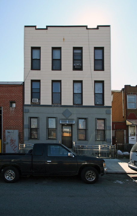 304 Maujer St in Brooklyn, NY - Foto de edificio