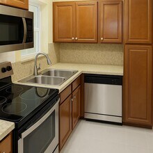 747 Orchid Dr in Royal Palm Beach, FL - Building Photo - Building Photo