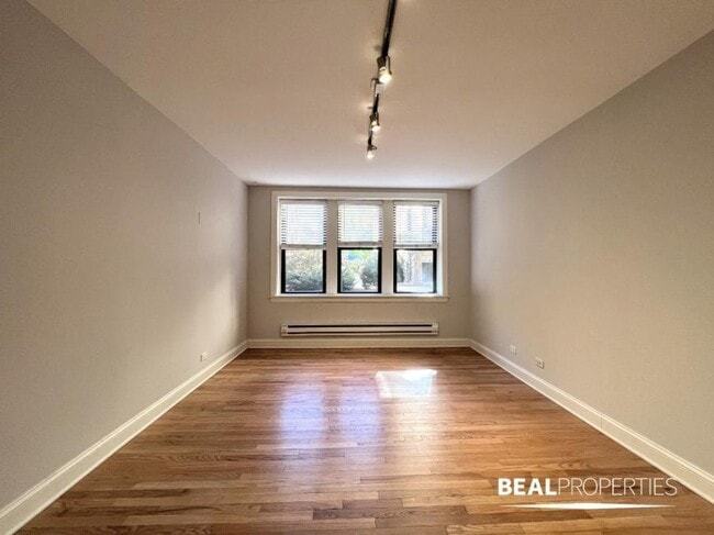 2323 N Rockwell St in Chicago, IL - Building Photo - Building Photo