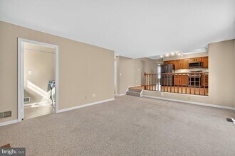 8537 Hooes Rd in Springfield, VA - Building Photo - Building Photo