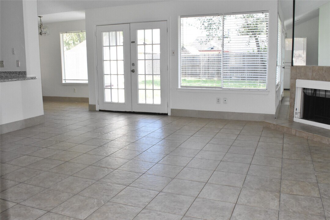 7215 Caracas Dr in Houston, TX - Building Photo