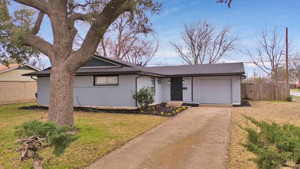 13333 Challaburton Dr in Farmers Branch, TX - Building Photo