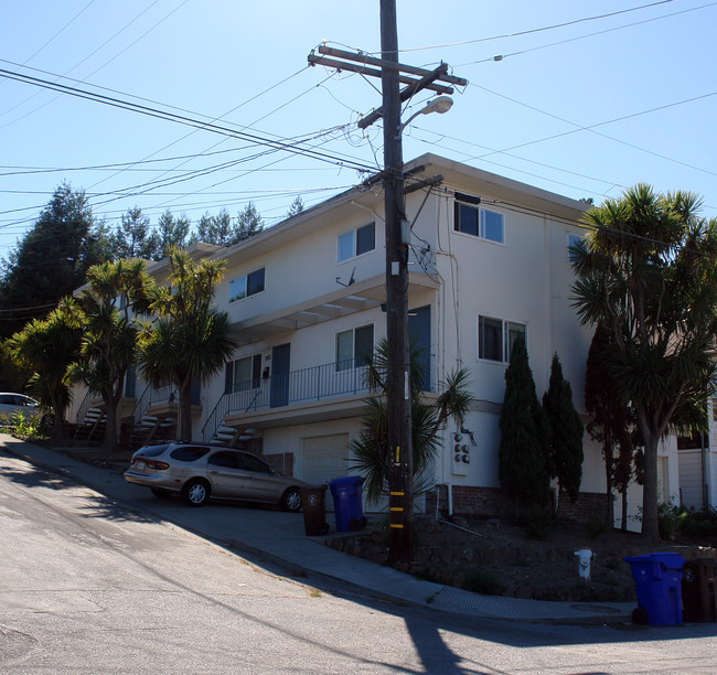 200-206 Marine St in Richmond, CA - Building Photo - Building Photo