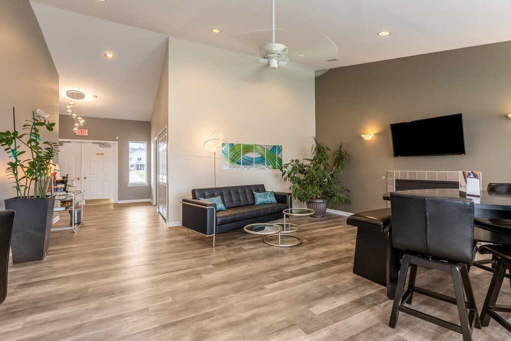 Pheasant Run Apartments in Fenton, MI