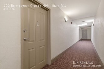 422 Butternut St NW in Washington, DC - Foto de edificio - Building Photo