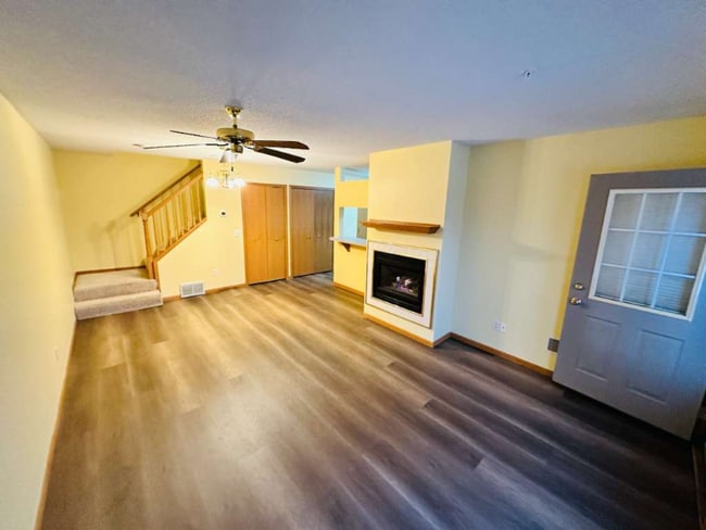 13207 Bush Ln in Eden Prairie, MN - Building Photo - Building Photo