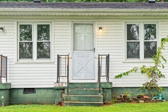 1953 Batts Ln in Clarksville, TN - Building Photo - Building Photo