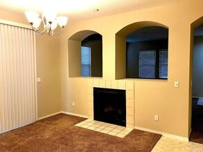 2553 Sparkling Water Ct in Palmdale, CA - Foto de edificio - Building Photo