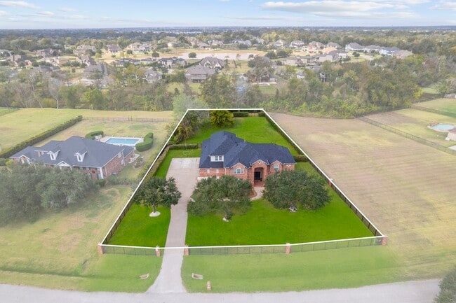 4502 Creek Point Ln in Missouri City, TX - Building Photo - Building Photo