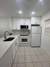 5111 W Oakland Park Blvd in Lauderdale Lakes, FL - Building Photo - Building Photo