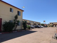 530 Graves Ave photo'