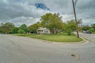 7400 Llano Ave in Fort Worth, TX - Building Photo - Building Photo