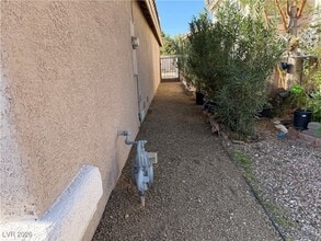 2335 Bowstring Dr in Las Vegas, NV - Building Photo - Building Photo