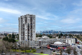 International Plaza in North Vancouver, BC - Building Photo - Building Photo