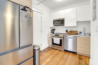 1032 Commonwealth Ave, Unit 106E in Boston, MA - Building Photo - Building Photo