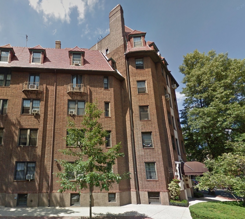 One Ascan in Forest Hills, NY - Building Photo