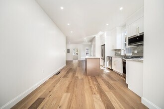 9 Knollin St in Malden, MA - Building Photo - Building Photo