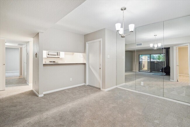 3085 Walnut Bend Ln