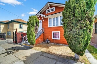4114 E 17th St in Oakland, CA - Building Photo - Building Photo