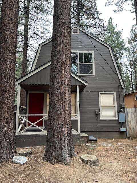 2526 Alma Ave in South Lake Tahoe, CA - Building Photo