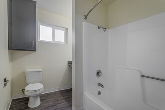 Gateway Apartments in Chico, CA - Building Photo - Interior Photo