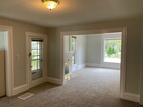 305 S Walnut St, Unit 2 in Howell, MI - Building Photo - Building Photo