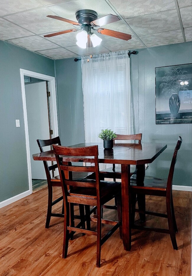 463 Linden St, Unit 2 fl