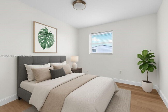 18350 SW 105th Ave in Miami, FL - Building Photo - Building Photo