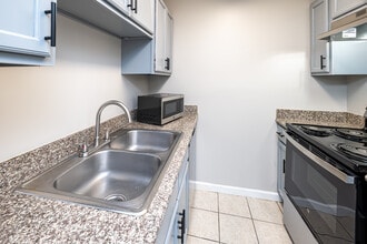 City View Apartments - Internet Included! in Baton Rouge, LA - Foto de edificio - Interior Photo