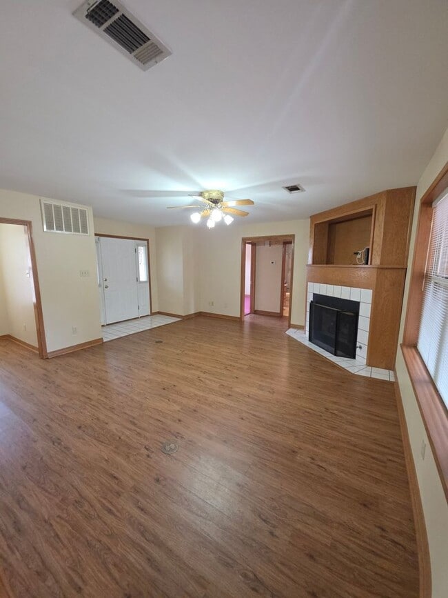 801 S Phoenix Ave in Russellville, AR - Building Photo - Building Photo