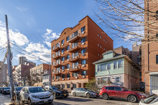 142-15 Cherry Ave in Flushing, NY - Foto de edificio - Building Photo